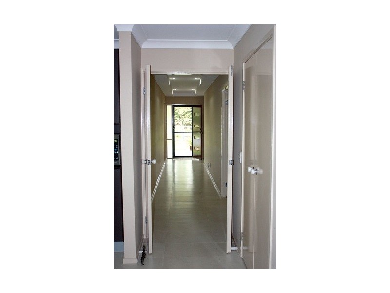 18 Railway Parade, Willow Vale NSW 2575