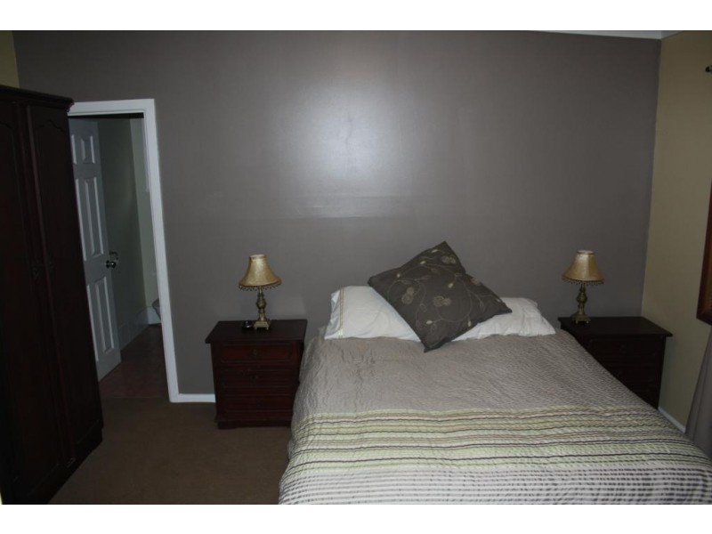 10 King Street, Yeoval NSW 2868