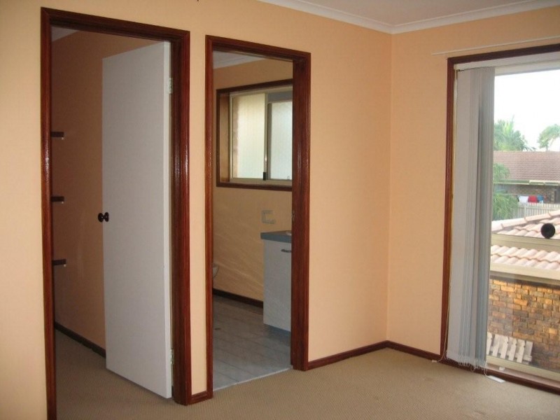 194 Emerald Drive, Regents Park QLD 4118