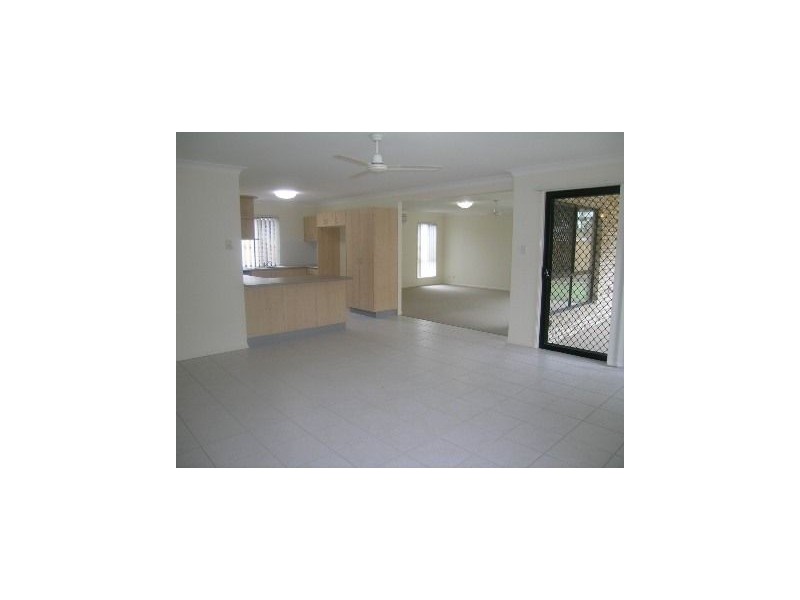 8 Whites Court, Albany Creek QLD 4035