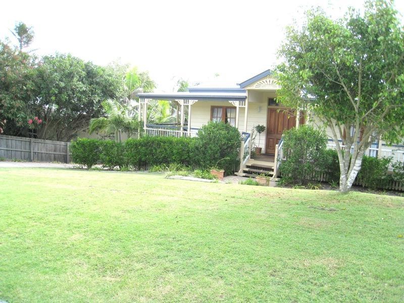 5 Southern Cross Parade, Sunrise Beach QLD 4567