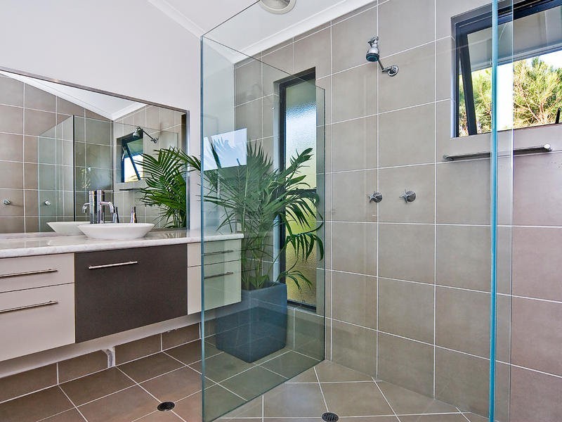 4 SHAMROCK COURT, Sunrise Beach QLD 4567