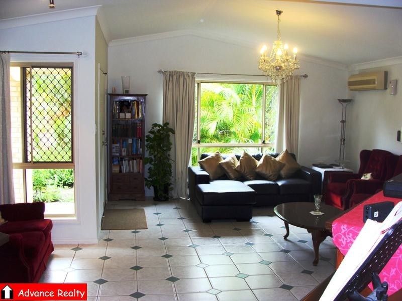 11 Greenfern Pl, Ferny Grove QLD 4055