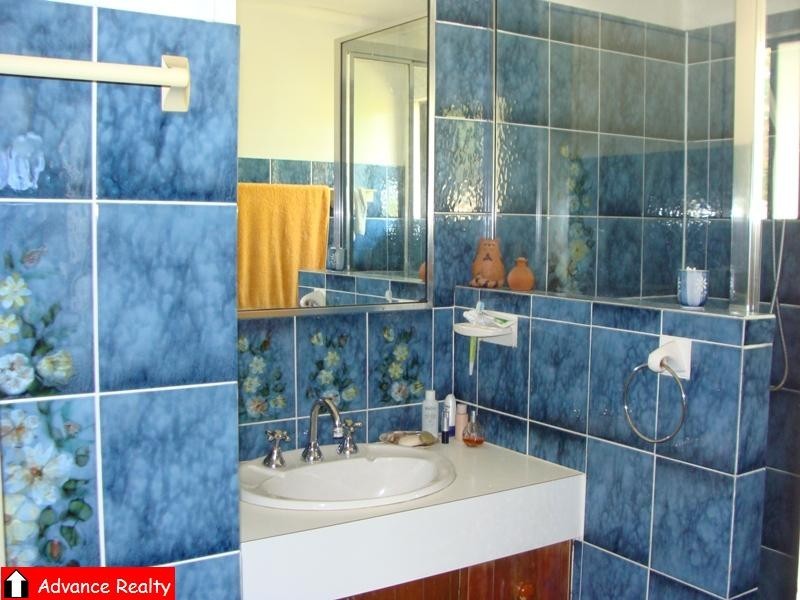 20 Parnoolar Cr, Ferny Hills QLD 4055