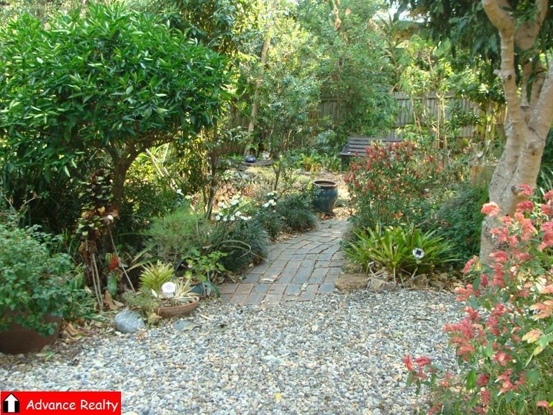 20 Parnoolar Cr, Ferny Hills QLD 4055