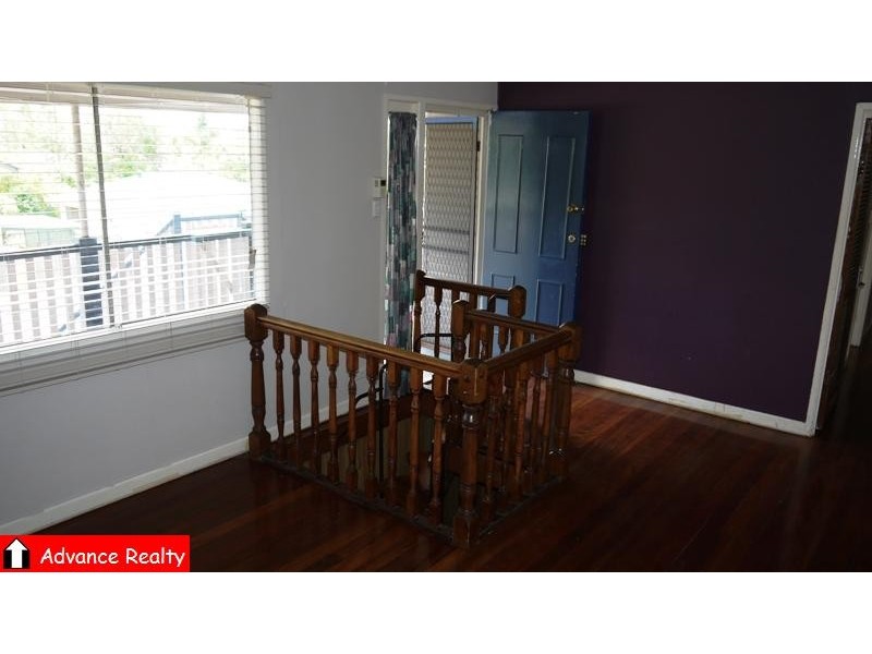 10 Gordon Rd, Ferny Hills QLD 4055