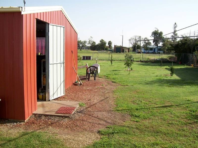 4 Moore St, Dirranbandi QLD 4486