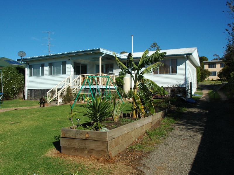 8 Flinders Street, Eden NSW 2551