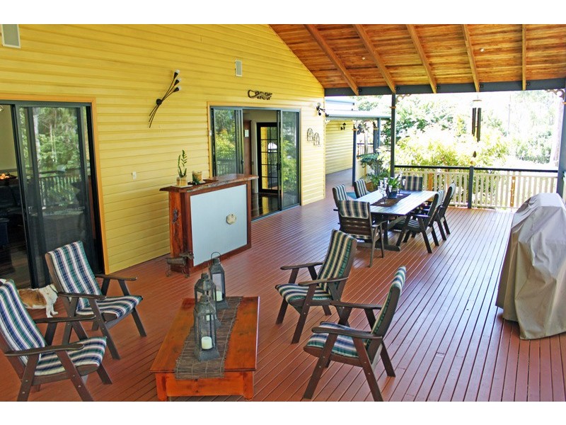 8 Anna Close, Tanawha QLD 4556