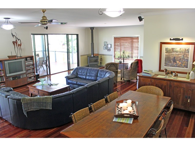 8 Anna Close, Tanawha QLD 4556