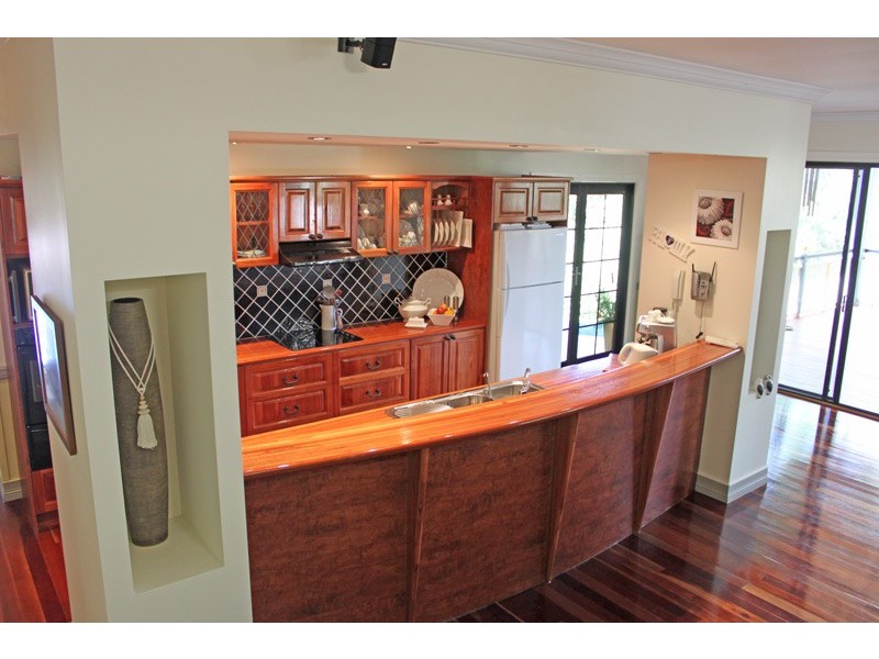 8 Anna Close, Tanawha QLD 4556