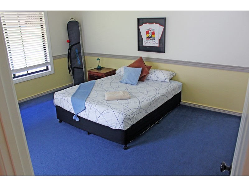 8 Anna Close, Tanawha QLD 4556