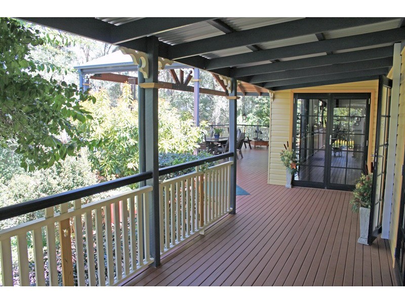 8 Anna Close, Tanawha QLD 4556