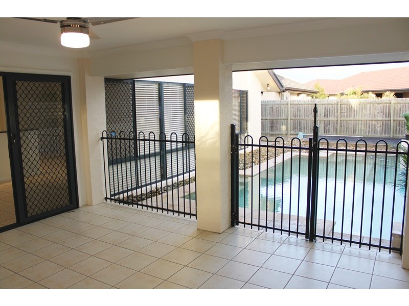 24 Fitzwilliam Dr, Sippy Downs QLD 4556