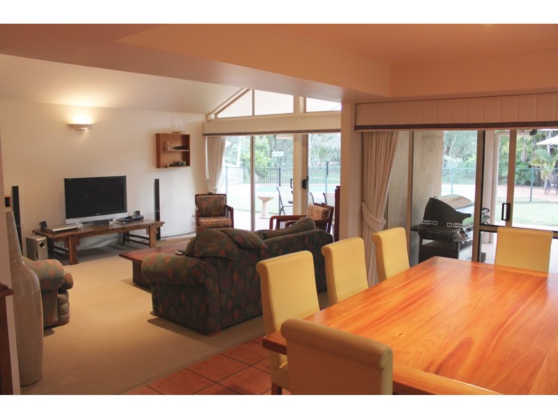 4 Moana Court, Mountain Creek QLD 4557