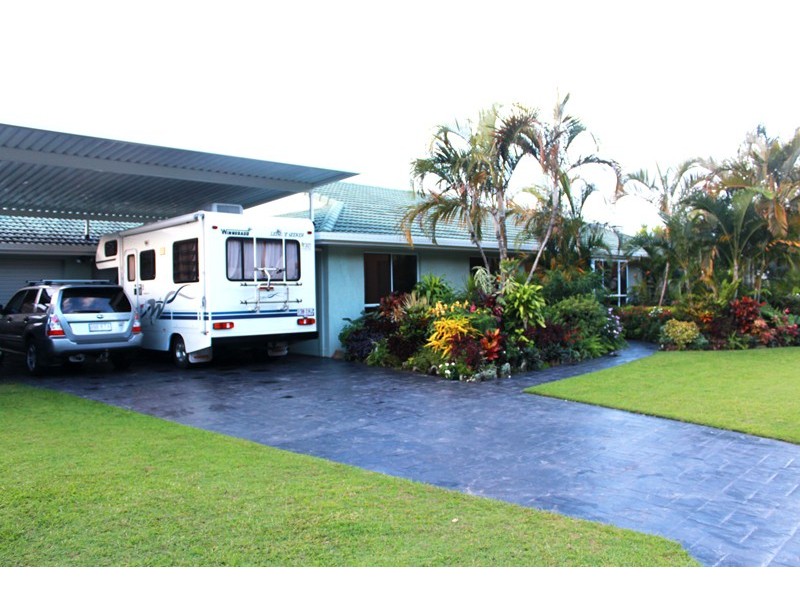 1 Araluen Close, Mountain Creek QLD 4557