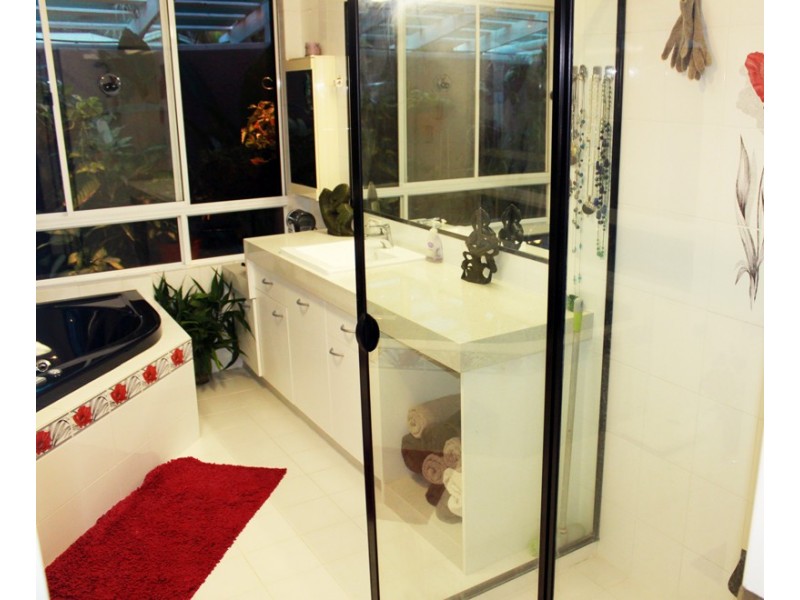 1 Araluen Close, Mountain Creek QLD 4557