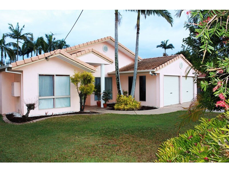 69 Goonawarra Dr, Mooloolaba QLD 4557
