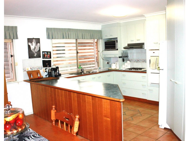 69 Goonawarra Dr, Mooloolaba QLD 4557
