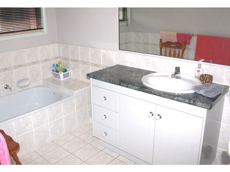 69 Goonawarra Dr, Mooloolaba QLD 4557