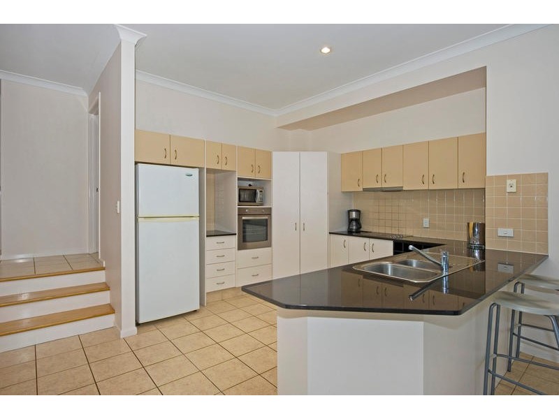 102 Christina Ryan Way, Arundel QLD 4214