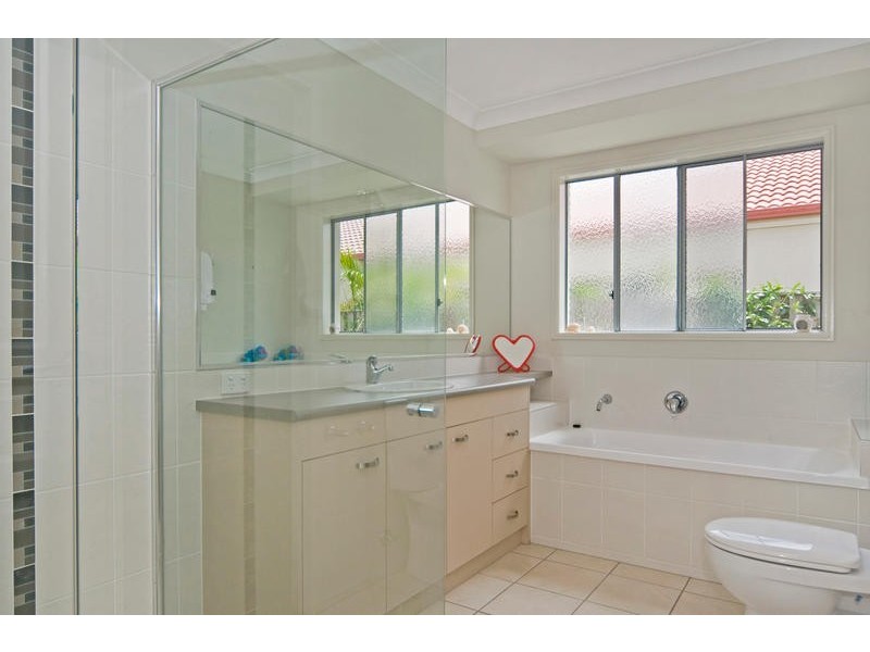 6 Oceanis Drive, Oxenford QLD 4210