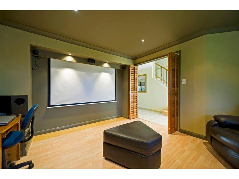 103 Christina Ryan Way, Arundel QLD 4214