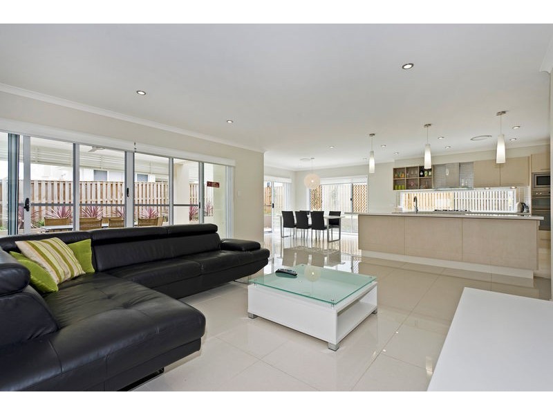 8 Cherry  Court, Coomera QLD 4209