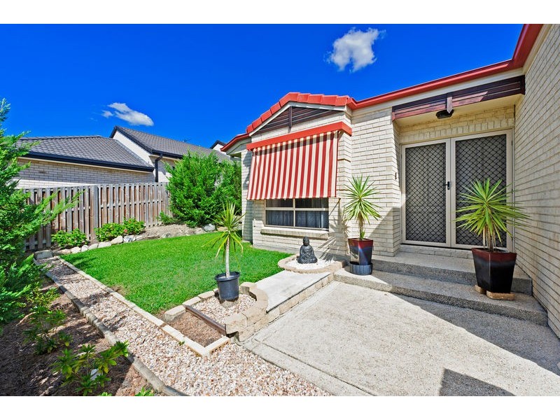8 Carmarthen Ccrt, Pacific Pines QLD 4211