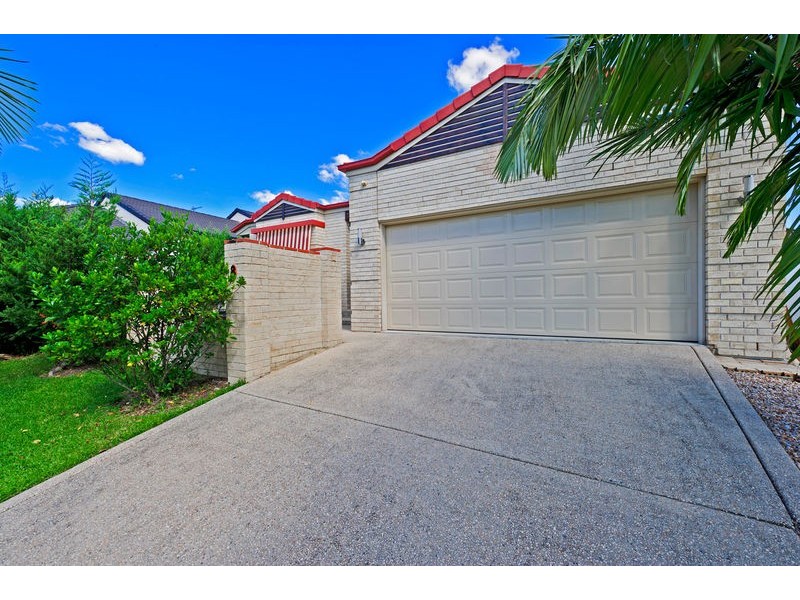 8 Carmarthen Ccrt, Pacific Pines QLD 4211