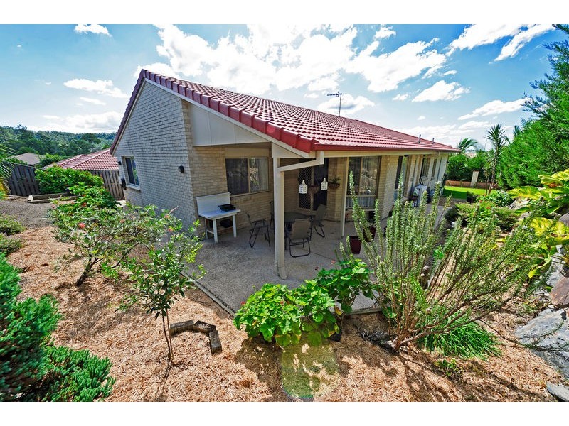 8 Carmarthen Ccrt, Pacific Pines QLD 4211