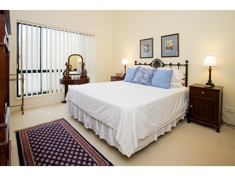 24 Bonin Close, Pacific Pines QLD 4211