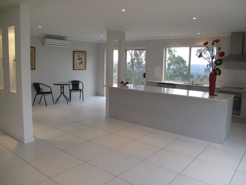 33 Tara Vista Blvd, Highland Park QLD 4211