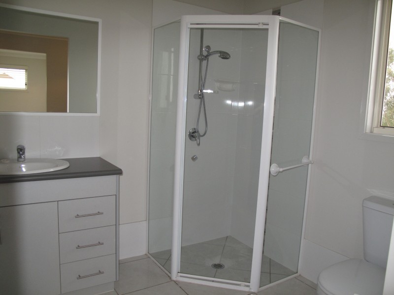 33 Tara Vista Blvd, Highland Park QLD 4211