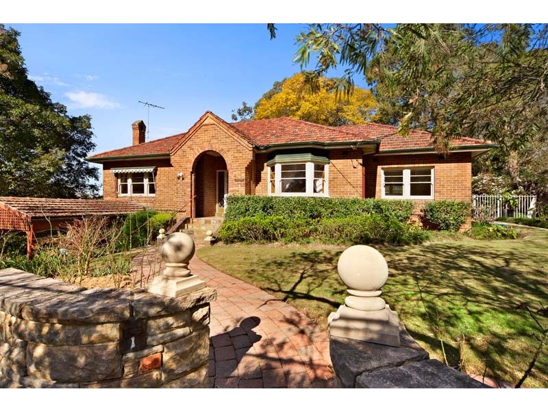 1 Carnarvon Road, Roseville NSW 2069