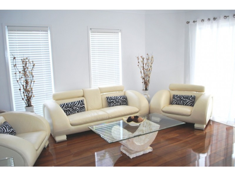 2 Lakeside Ct, Windaroo QLD 4207