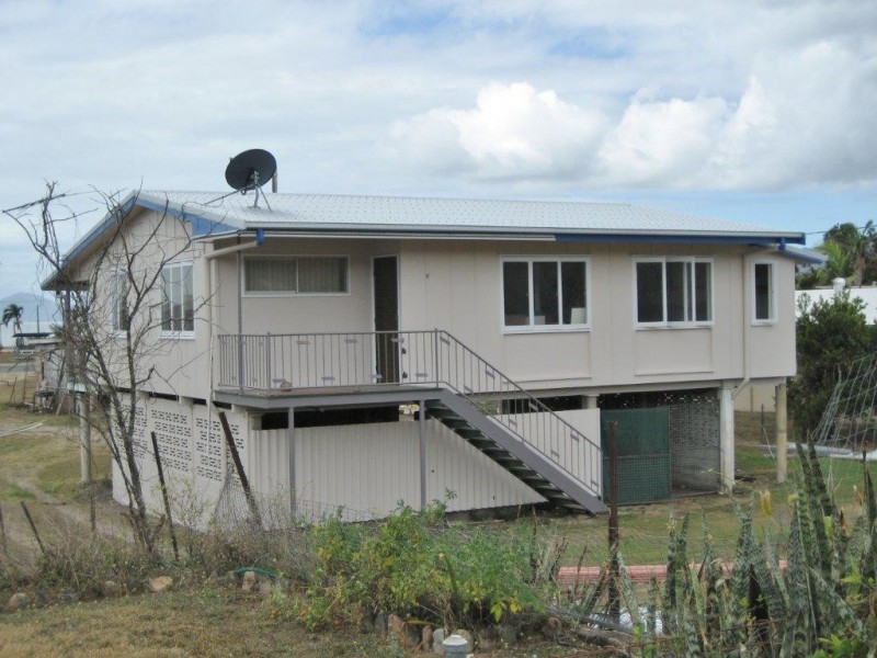 118 Bowen Street, Cardwell QLD 4849