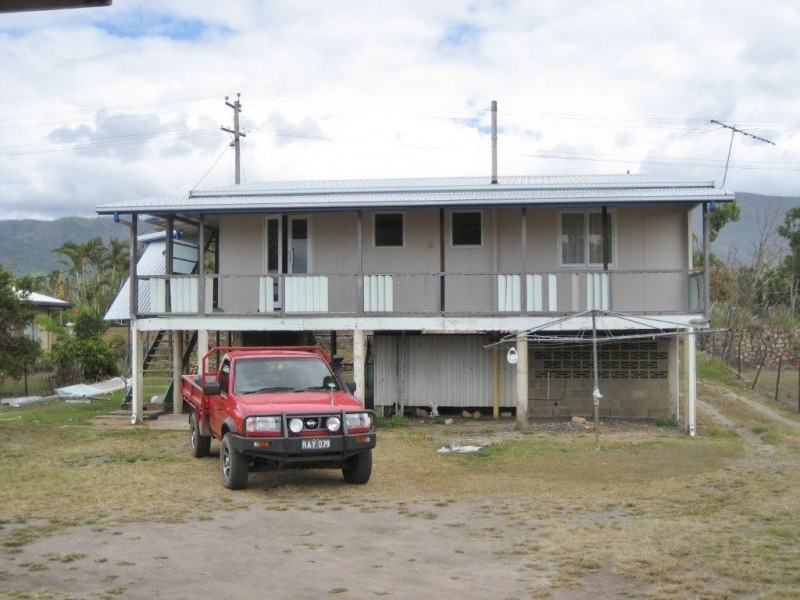 118 Bowen Street, Cardwell QLD 4849