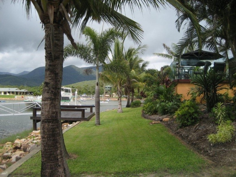 18 Royal Palm Avenue, Cardwell QLD 4849