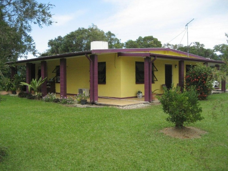 90 Bluff Road, Cardwell QLD 4849