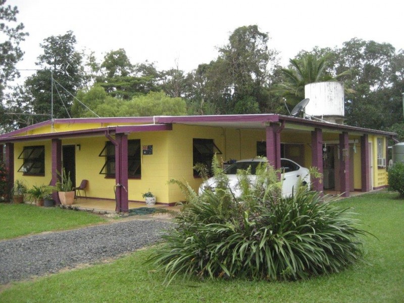 90 Bluff Road, Cardwell QLD 4849