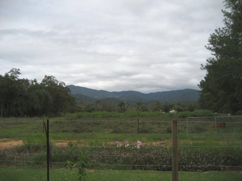 90 Bluff Road, Cardwell QLD 4849