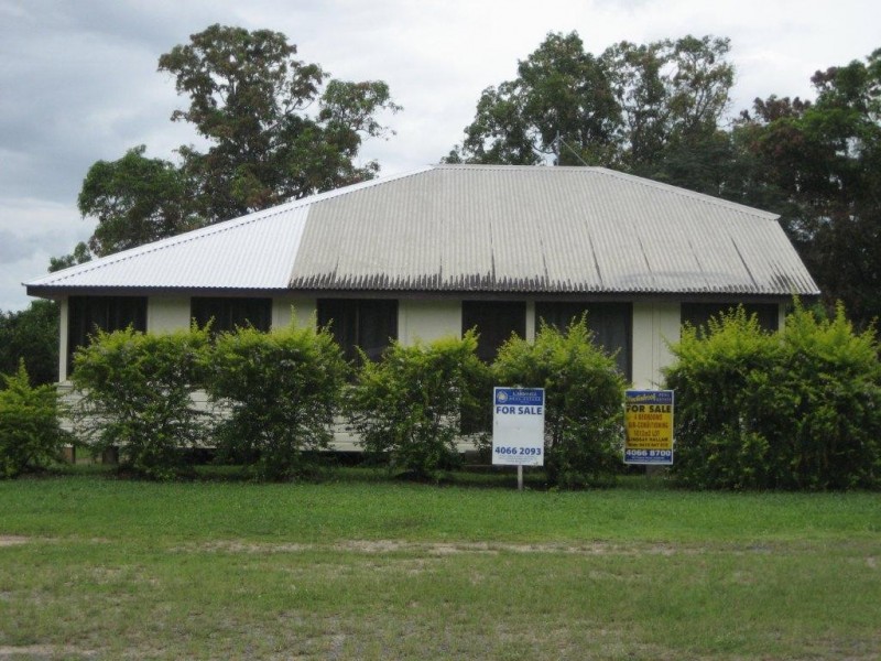 35 Kennedy Creek Rd, Cardwell QLD 4849