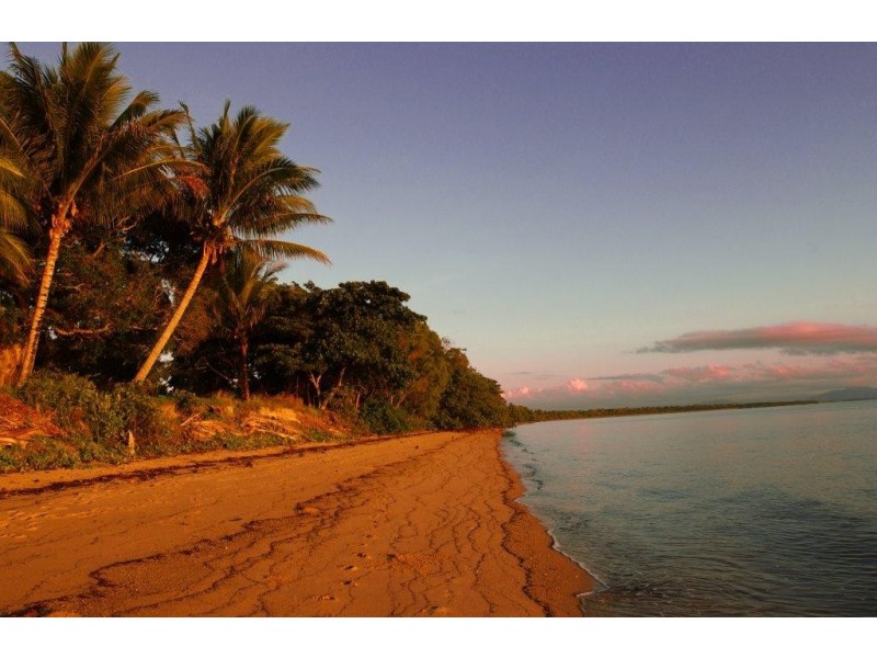 5 Marine Parade, Cardwell QLD 4849