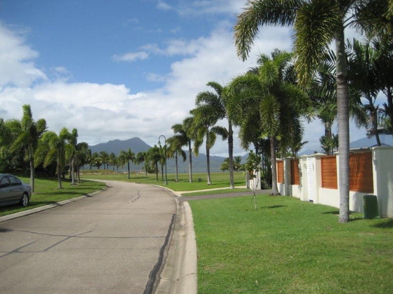 106 Keith Williams Drive, Cardwell QLD 4849