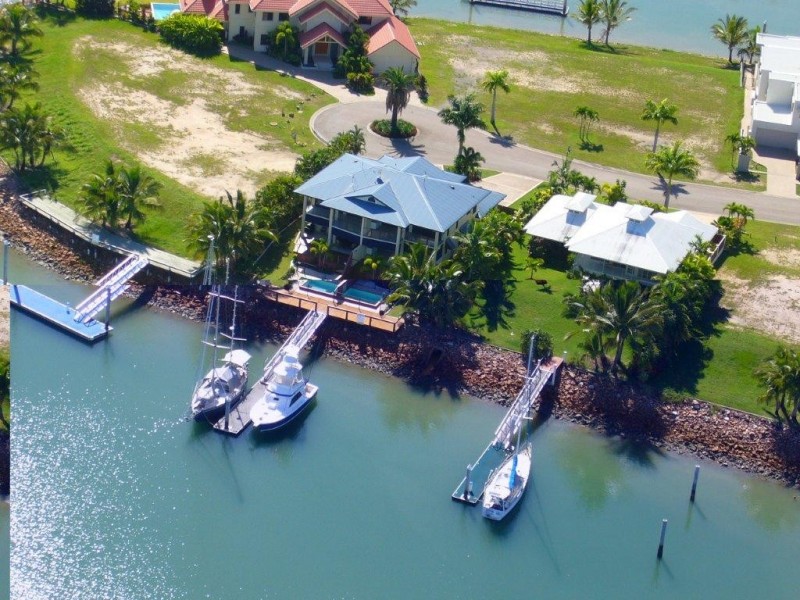 2/45 Royal Palm Avenue, Cardwell QLD 4849
