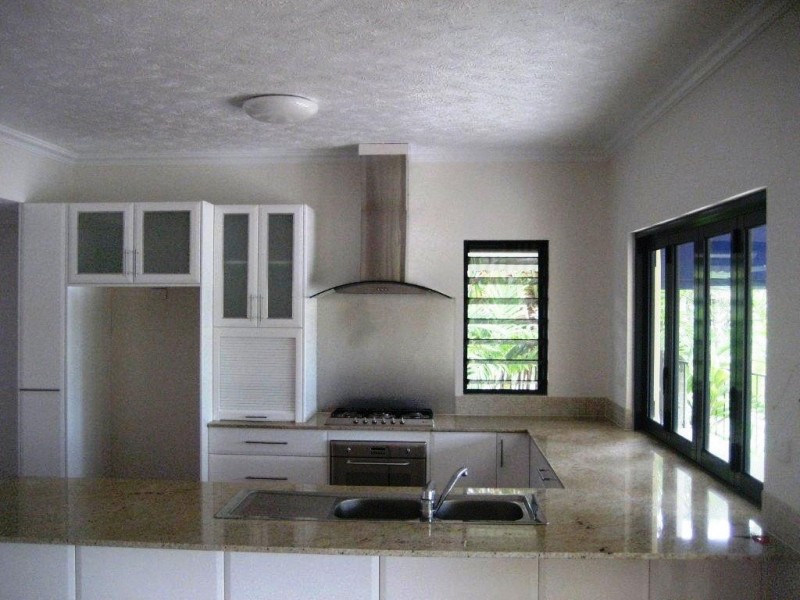 2/45 Royal Palm Avenue, Cardwell QLD 4849
