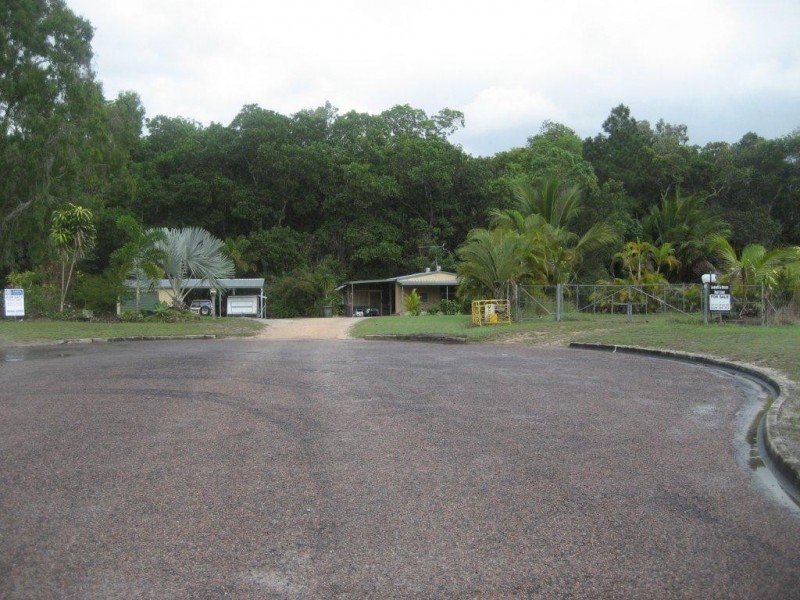 8 Edmondson Close, Cardwell QLD 4849