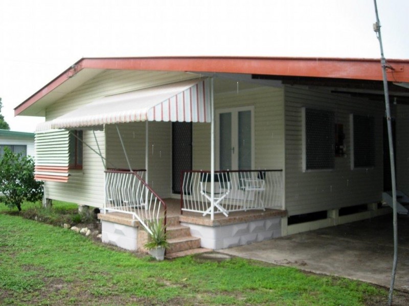 18 Bowen, Cardwell QLD 4849