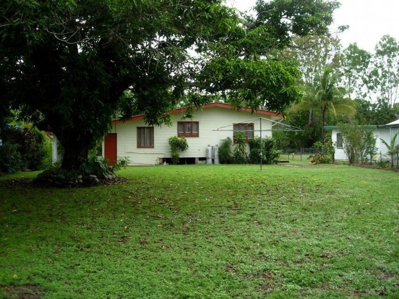 18 Bowen, Cardwell QLD 4849